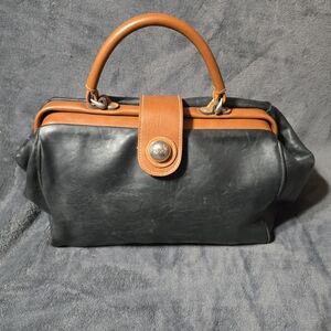 Vintage CAPEZIO 100% Leather Doctors Bag Purse